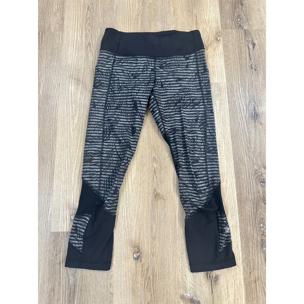 Lululemon Pace Rival Crop Luxtreme Black Gray Stripe Play Mesh Leggings‎ 4
